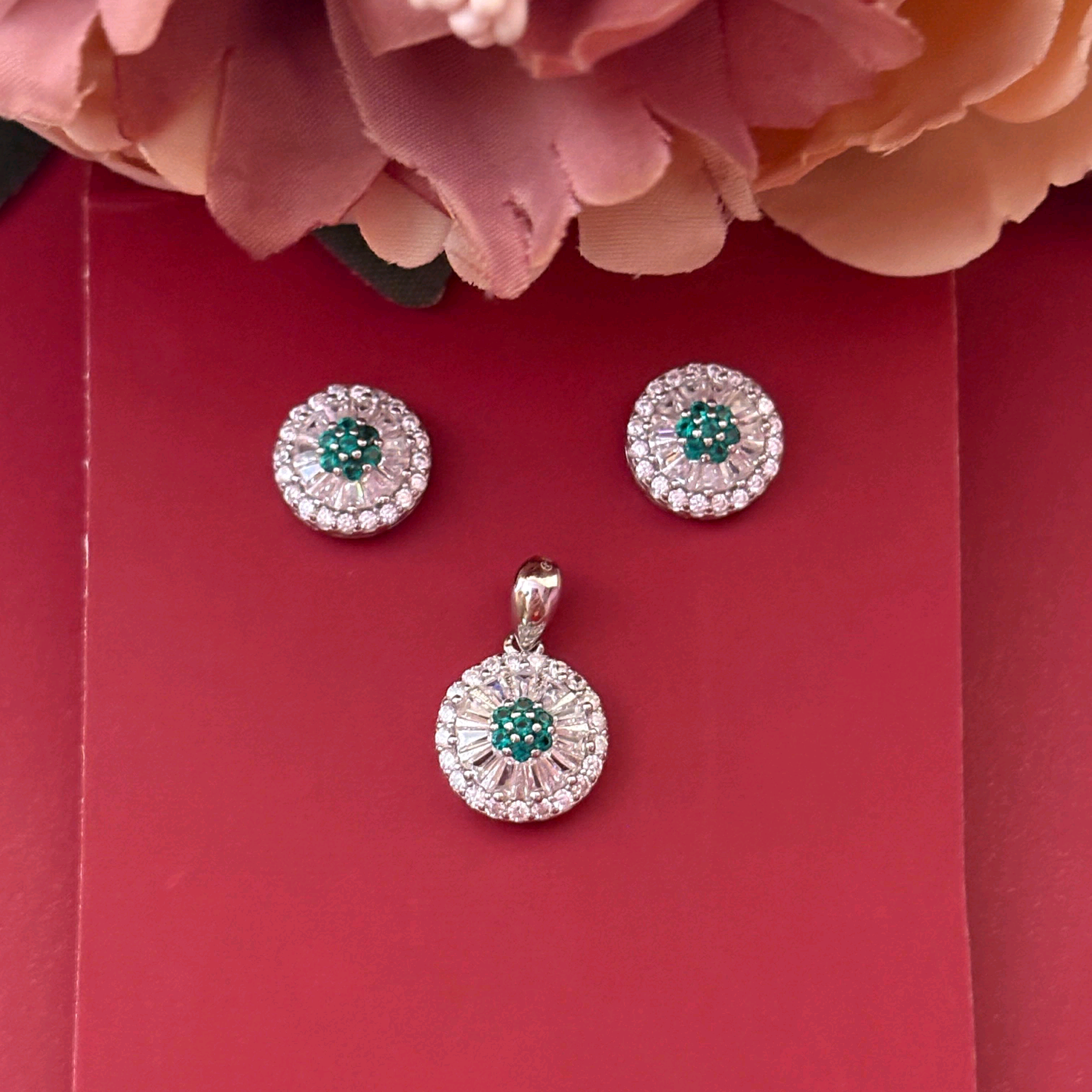 Silver Jade Round Pendant Set 